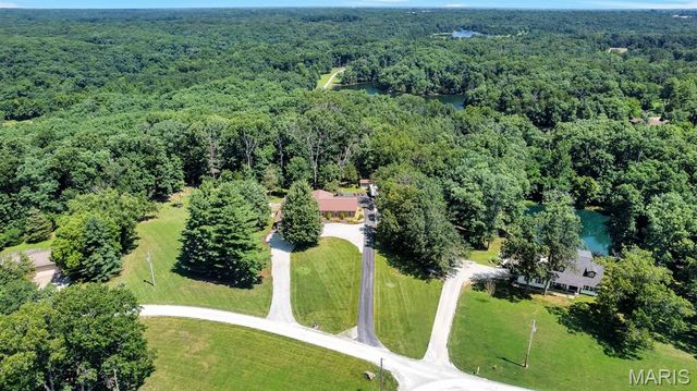 8 Oakwood Estate, Wright City, MO 63390