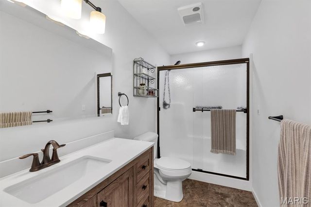 8 Oakwood Estate, Wright City, MO 63390