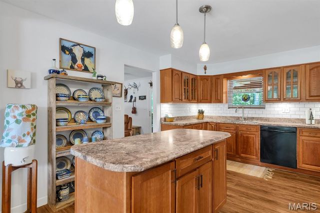 8 Oakwood Estate, Wright City, MO 63390