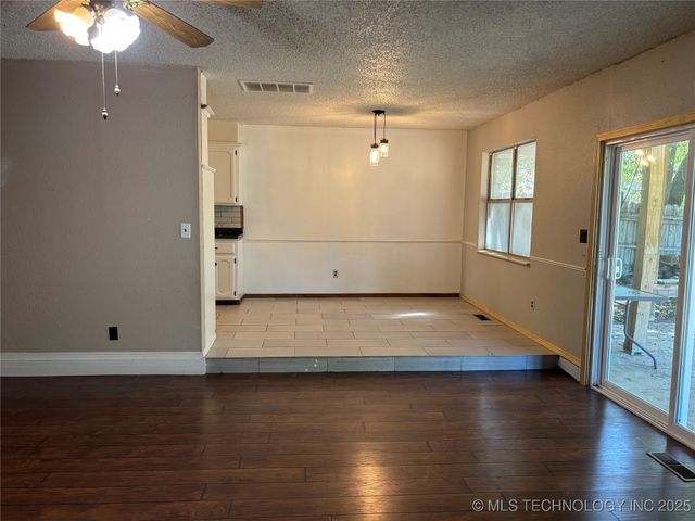 2106 Oakglen Drive, Ardmore, OK 73401