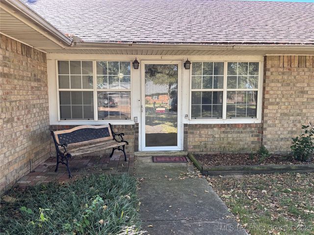 2106 Oakglen Drive, Ardmore, OK 73401