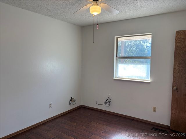 2106 Oakglen Drive, Ardmore, OK 73401