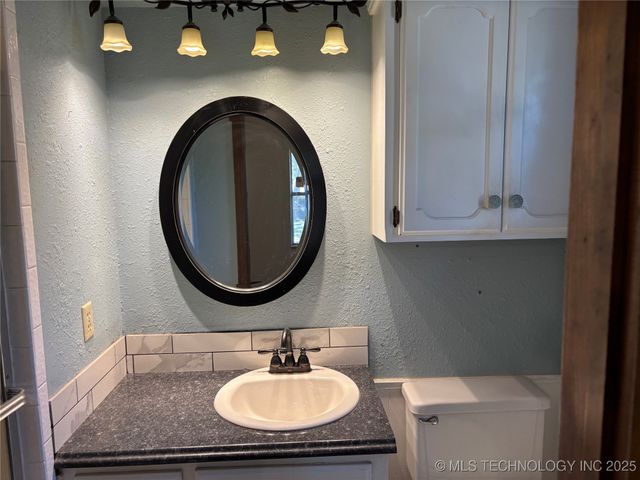 2106 Oakglen Drive, Ardmore, OK 73401