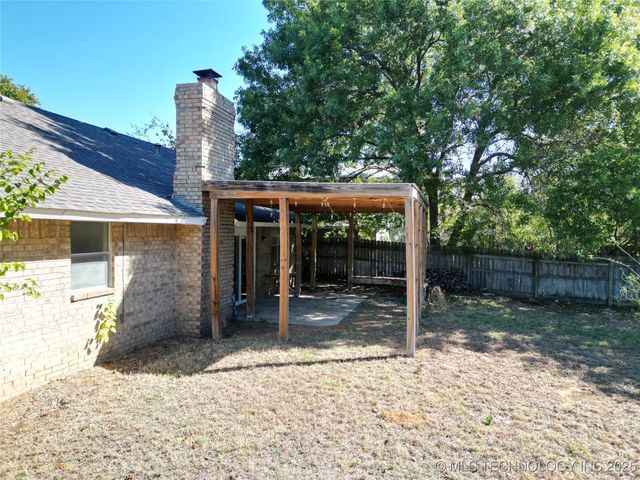 2106 Oakglen Drive, Ardmore, OK 73401