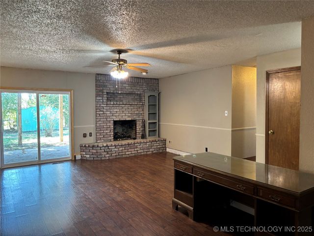 2106 Oakglen Drive, Ardmore, OK 73401