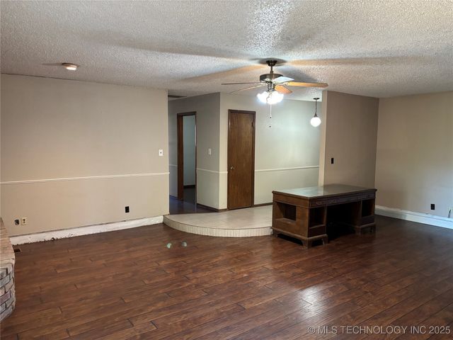 2106 Oakglen Drive, Ardmore, OK 73401