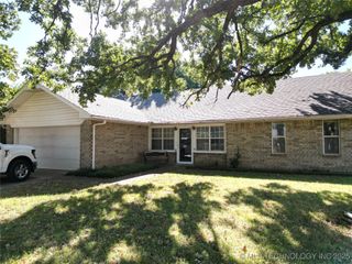 2106 Oakglen Drive, Ardmore, OK 73401