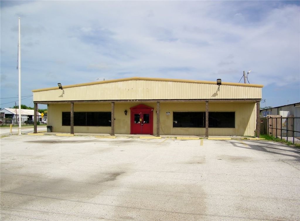 5202 Ayers St, Corpus Christi, TX 78415 — exterior