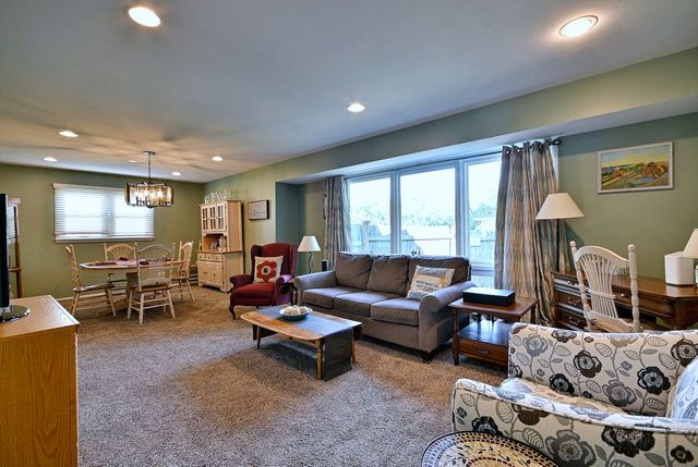 20W581 Glen Court, Lombard, IL 60148