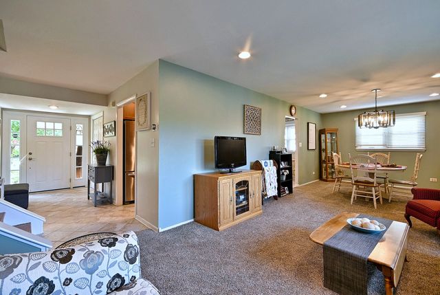 20W581 Glen Court, Lombard, IL 60148