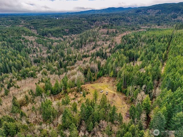 1 Larson Lane NW, Seabeck, WA 98380