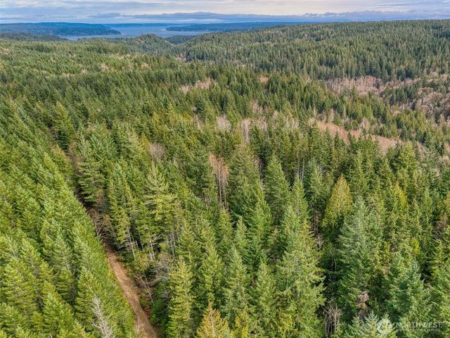 1 Larson Lane NW, Seabeck, WA 98380