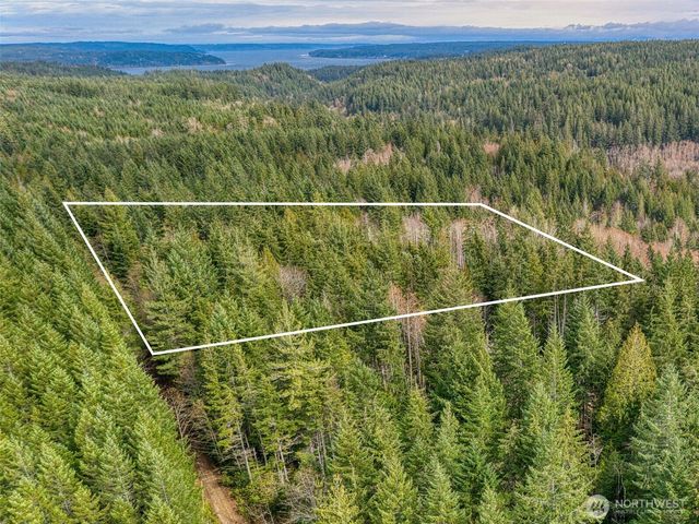 1 Larson Lane NW, Seabeck, WA 98380