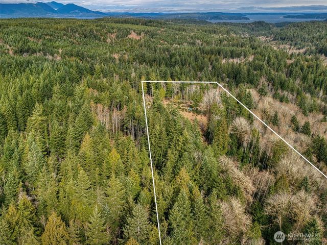 1 Larson Lane NW, Seabeck, WA 98380