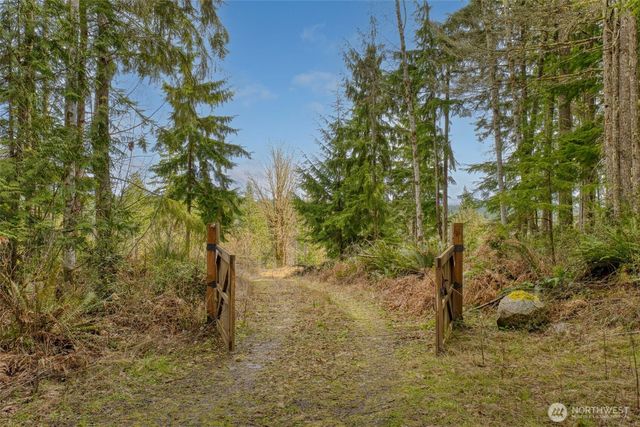 1 Larson Lane NW, Seabeck, WA 98380