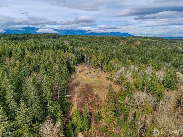 1 Larson Lane NW, Seabeck, WA 98380