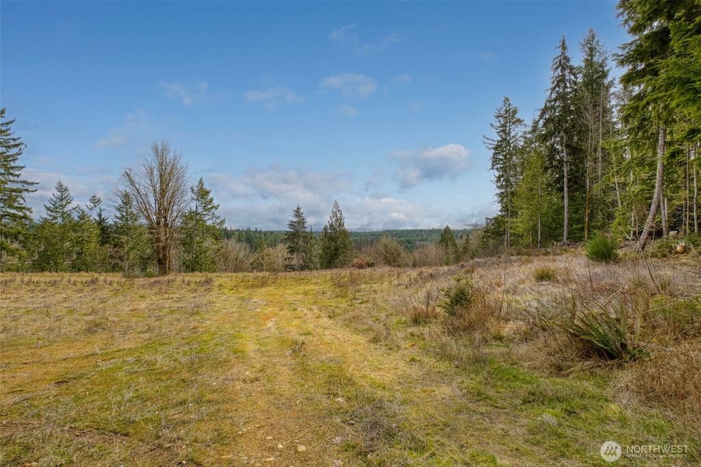 1 Larson Lane NW, Seabeck, WA 98380