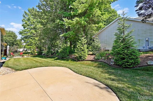 14 Villa Court B, Edwardsville, IL 62025