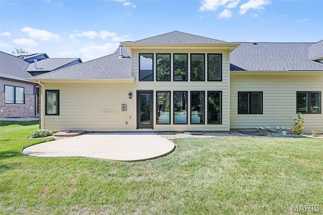 14 Villa Court B, Edwardsville, IL 62025