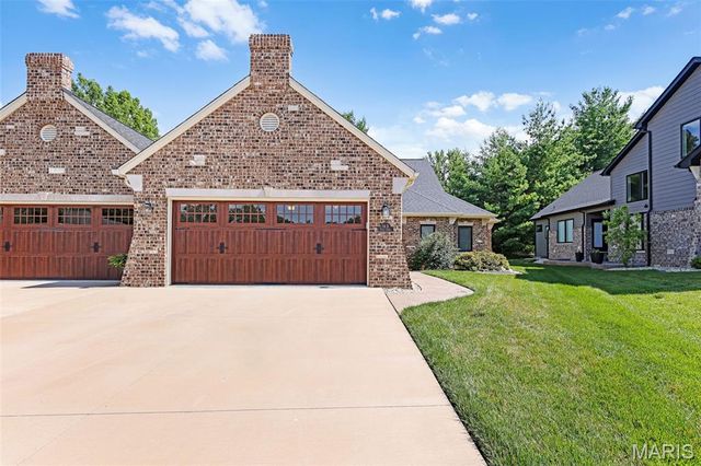 14 Villa Court B, Edwardsville, IL 62025