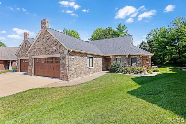 14 Villa Court B, Edwardsville, IL 62025