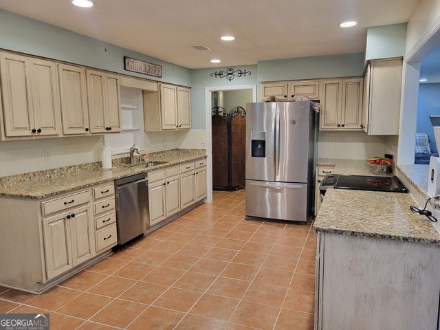 3904 34th Street SW, Lanett, AL 36863