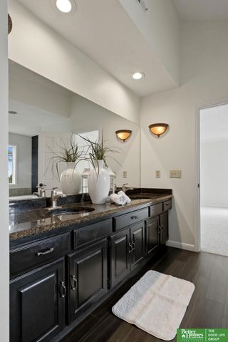 6420 S 106 Circle, Omaha, NE 68127