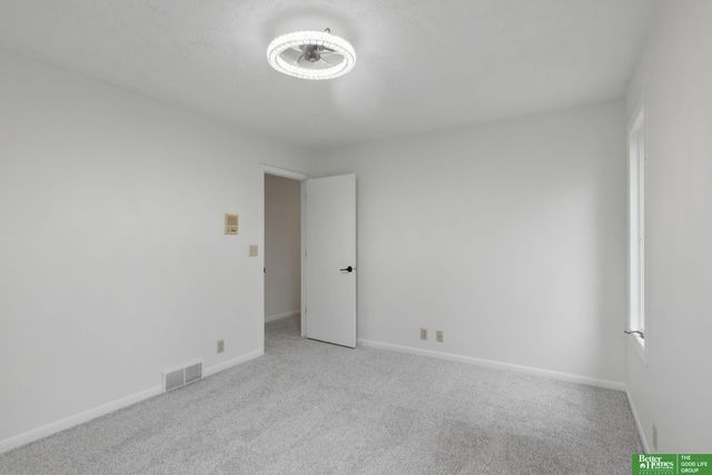 6420 S 106 Circle, Omaha, NE 68127