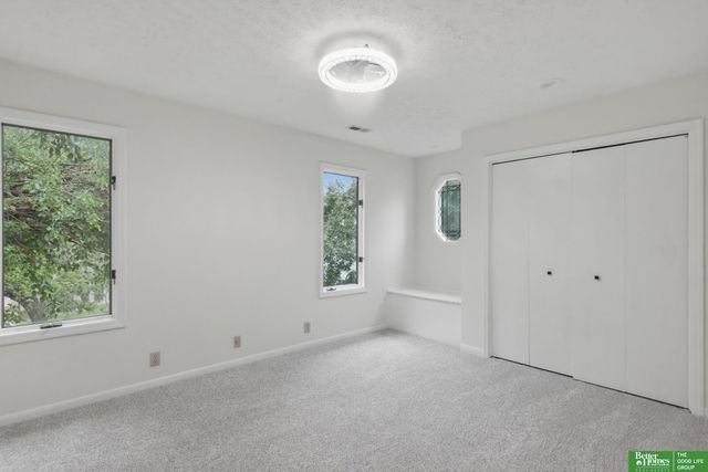 6420 S 106 Circle, Omaha, NE 68127
