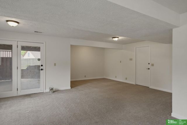 6420 S 106 Circle, Omaha, NE 68127