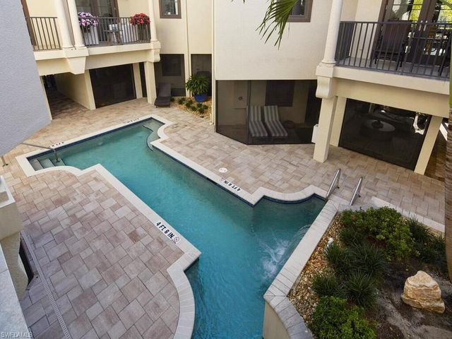 692 10th AVE S, Naples, FL 34102