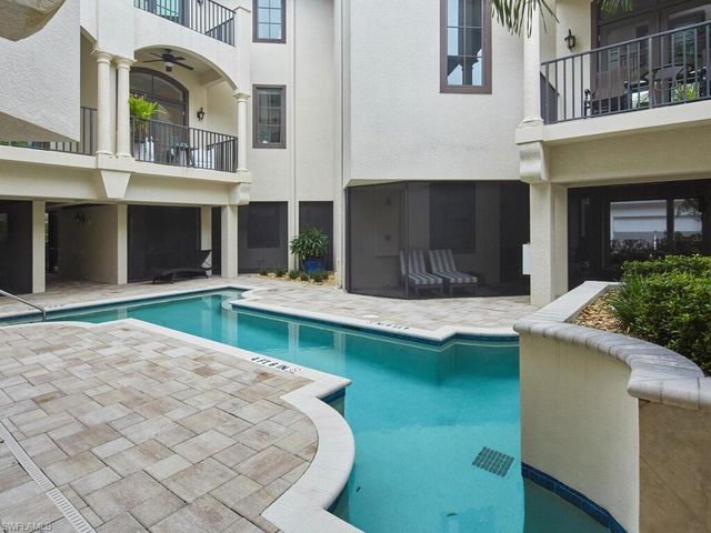 692 10th AVE S, Naples, FL 34102
