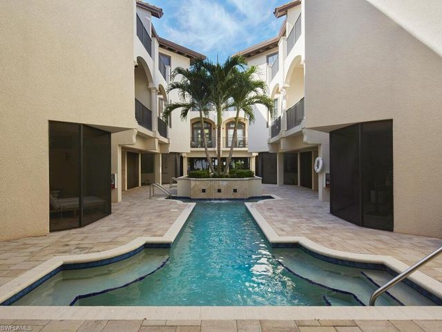 692 10th AVE S, Naples, FL 34102