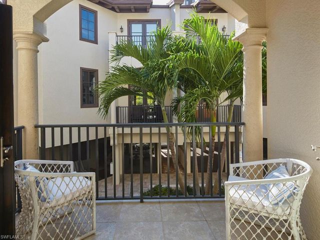 692 10th AVE S, Naples, FL 34102