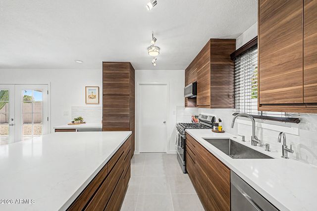 1043 E LILAC Drive, Tempe, AZ 85288