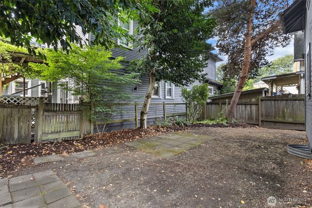 2307 E Columbia Street, Seattle, WA 98122