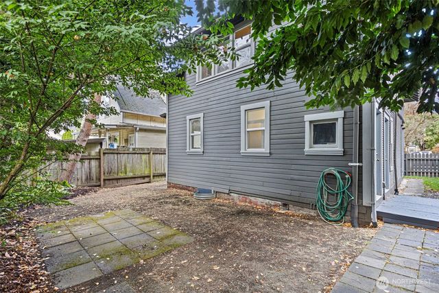 2307 E Columbia Street, Seattle, WA 98122