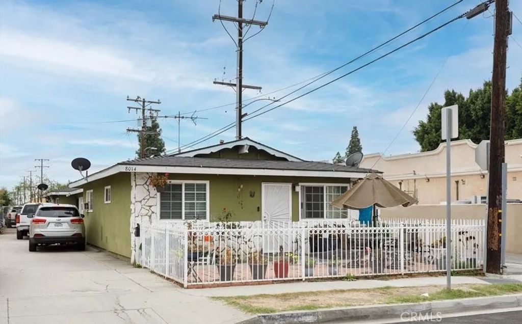 8014 1st, Paramount, CA 90723