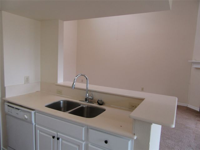 7522 Holly Hill Drive 22, Dallas, TX 75231