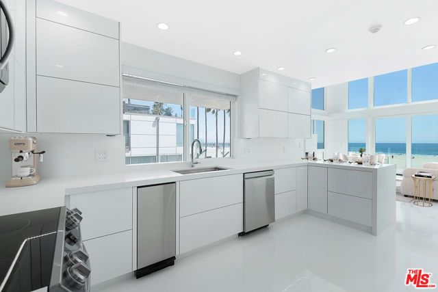 2419 Ocean Front Walk, Venice (los Angeles), CA 90291