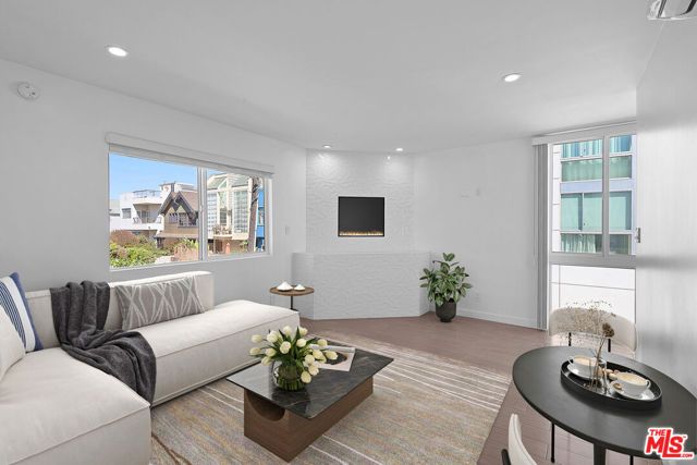 2419 Ocean Front Walk, Venice (los Angeles), CA 90291