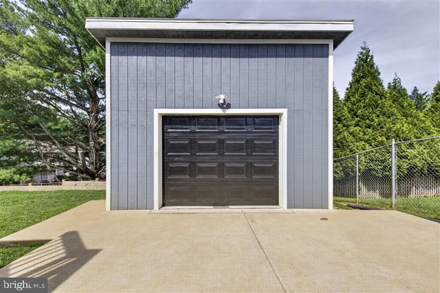 13802 MAPLEDALE AVE, Woodbridge, VA 22193