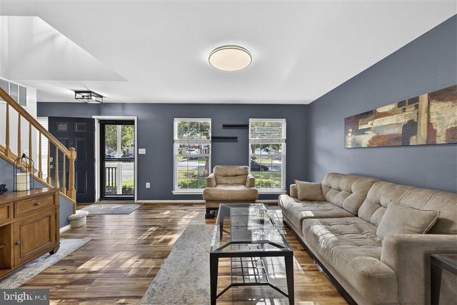 13802 MAPLEDALE AVE, Woodbridge, VA 22193