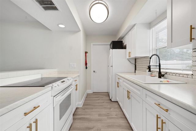 5120 BROOKMEADE DRIVE, Sarasota, FL 34232