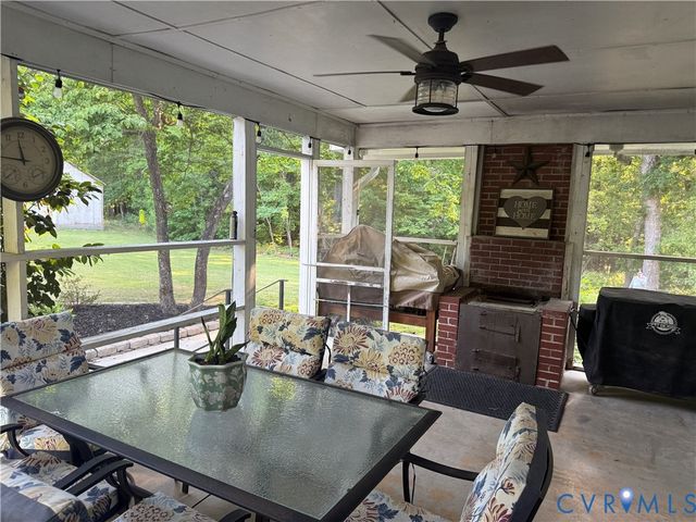 13300 Taylor Dr, Disputanta, VA 23842