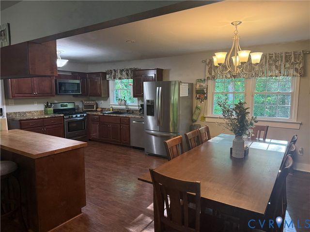 13300 Taylor Dr, Disputanta, VA 23842