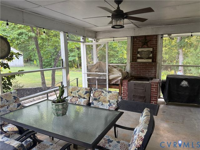 13300 Taylor Dr, Disputanta, VA 23842