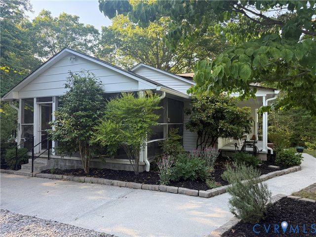 13300 Taylor Dr, Disputanta, VA 23842