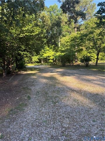 13300 Taylor Dr, Disputanta, VA 23842