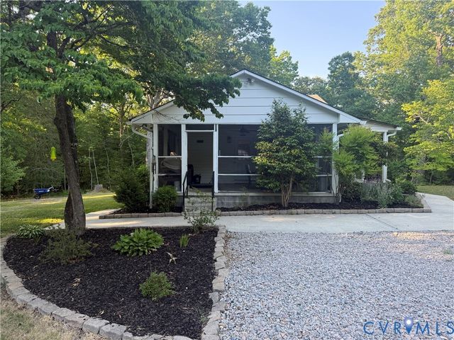 13300 Taylor Dr, Disputanta, VA 23842